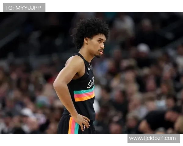 克尼佩尔展现三分神技弗拉格全能表现奎因火力全开助球队获胜