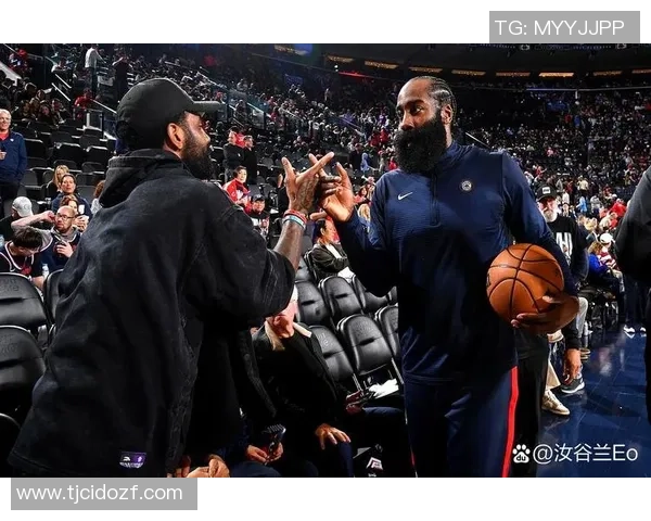 快船训练营第二天精彩瞬间哈登博格丹欢笑小卡保罗同框引关注