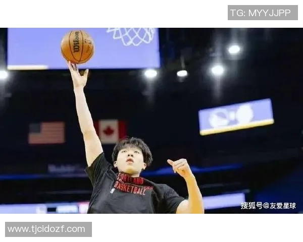 曾令旭点评杨瀚森首秀表现称其需时间适应国内篮球环境