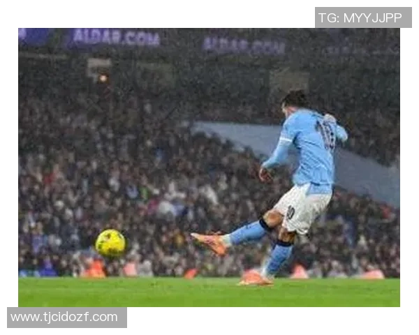 谢尔基与萨维尼奥携手进球庆祝联赛杯晋级半决赛精彩瞬间